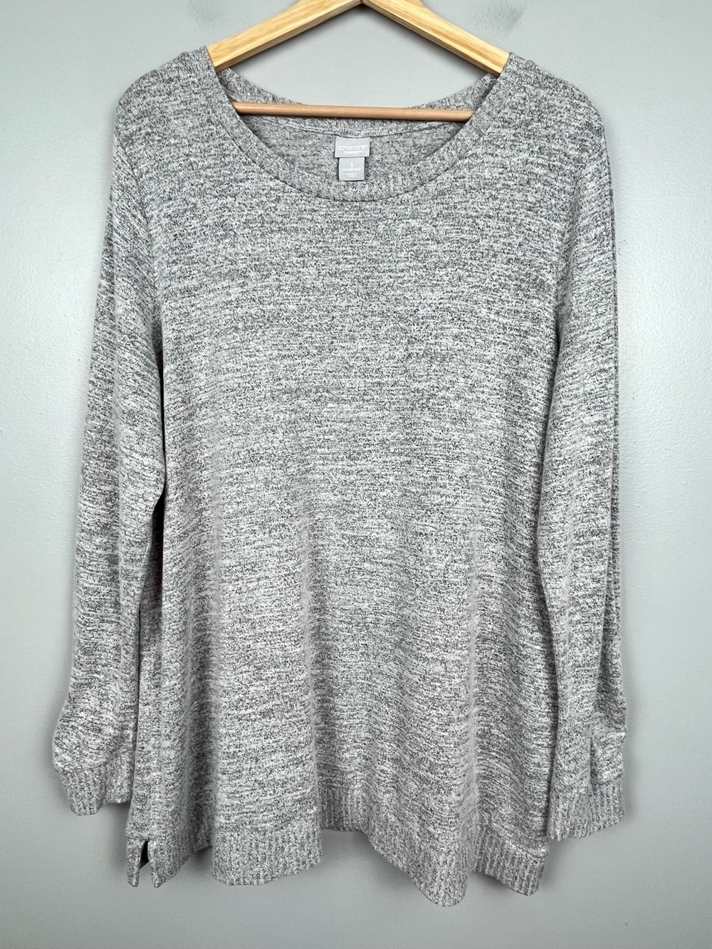 Chico’s Zenergy marled gray rayon knit tunic top, size 16/18 XL.